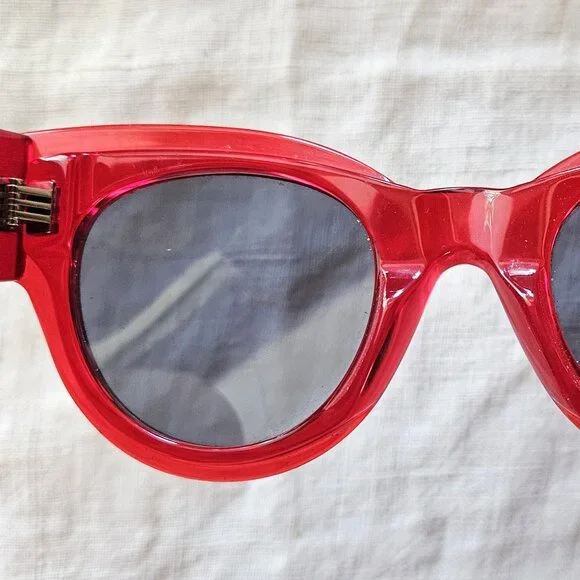 Celine fabulous sunglasses red frames gray lenses CL40008  display picture 2